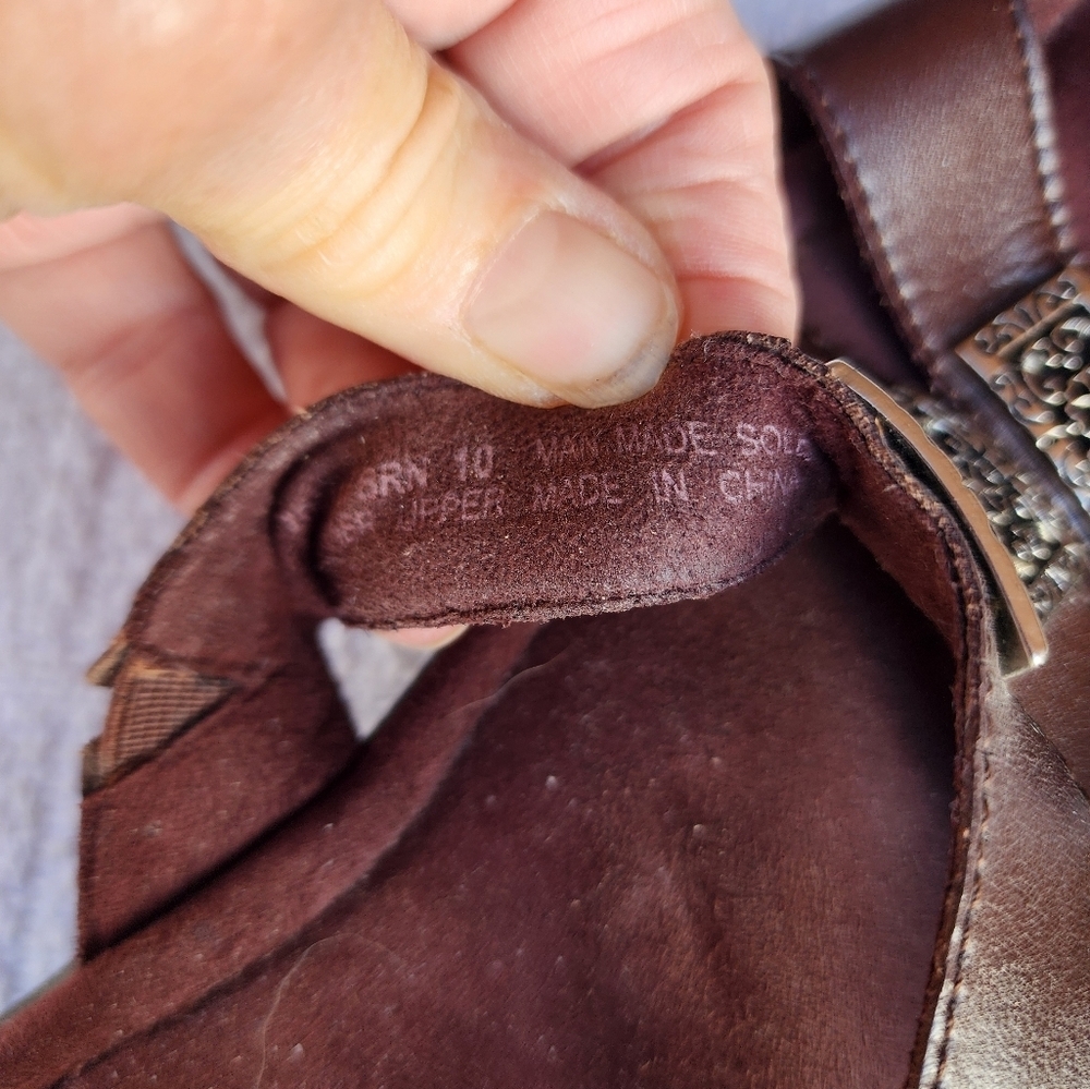 Minnetonka Brown strappy slides‎ 10 - Picture 3 of 10